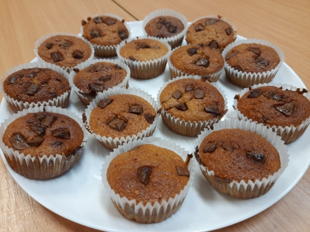 Świąteczne babeczki bananowe – aromatyczne zajęcia kulinarne w wyjątkowej atmosferze