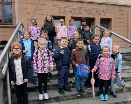 Wyjście klasy 1a do teatru